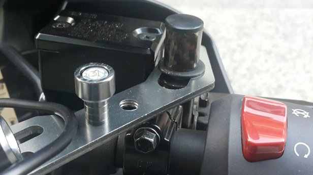 Crossbar with right side mirror adaptor felxtremeblog.data.blog