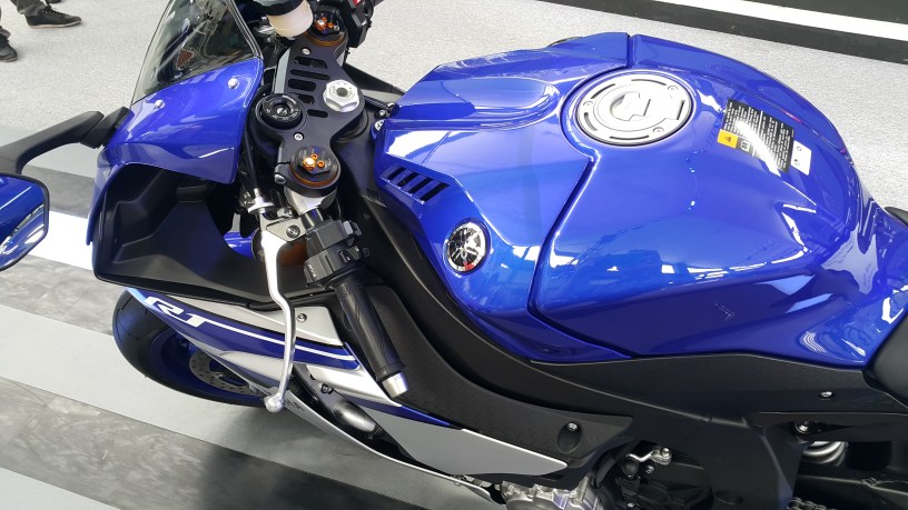 FelXtreme Motoblog Motovlog Channel YZF R1 R1M R1M1 Yamaha Blue